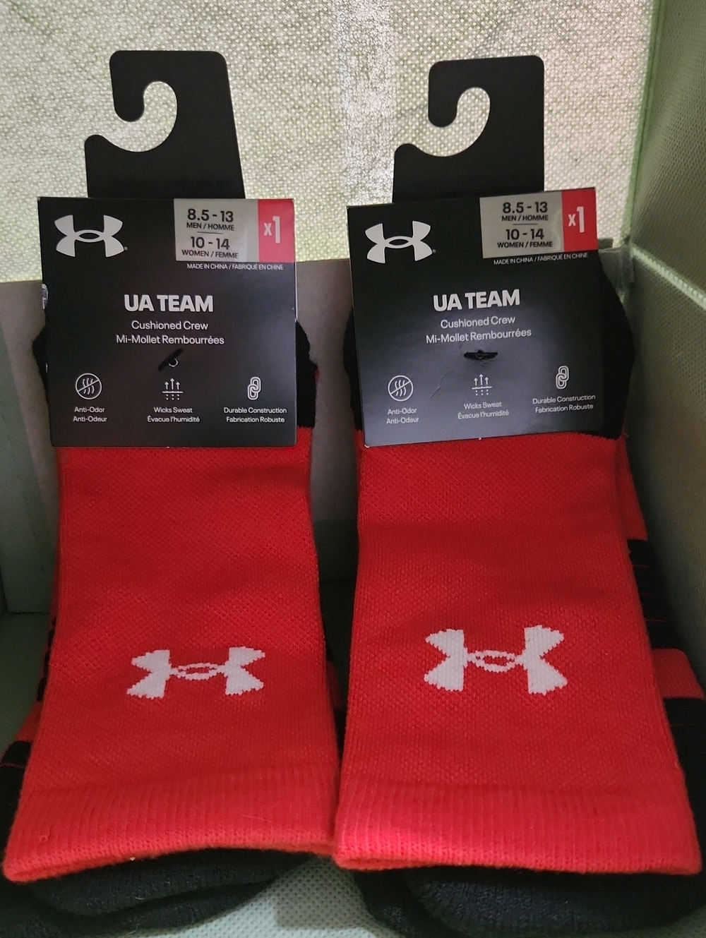 Under Armour UA Team Cushioned Crew 2 Pairs Socks Red Mens 8.5 -13 White Logo